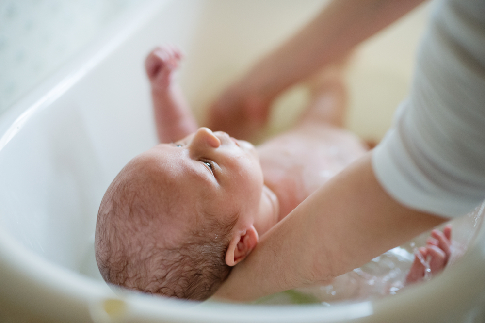 <strong>A hora do banho do bebê: quais os cuidados que preciso ter?</strong>
